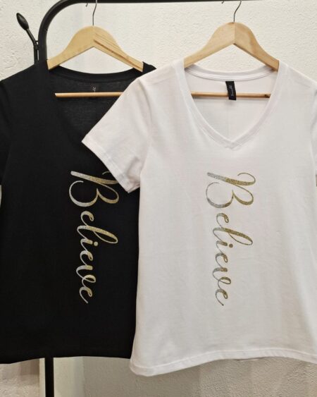 Remera cuello V believe