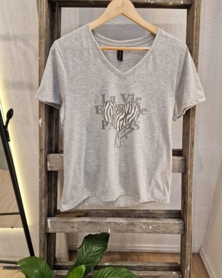 Remera V talle especial La vie