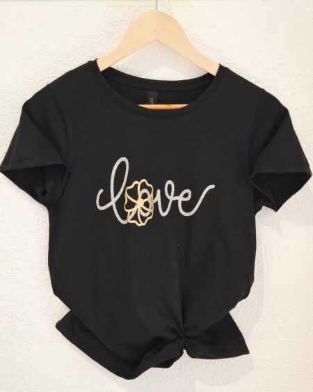 Remera cuello O Love