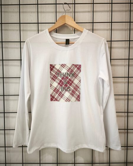 Remera clásica m/ larga Think Big
