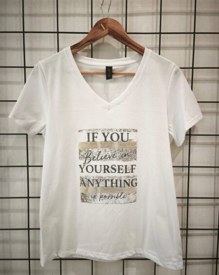 Remera clásica v Believe in yourself