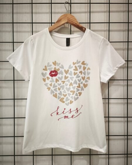 Remera clásica Corazón Kiss Me